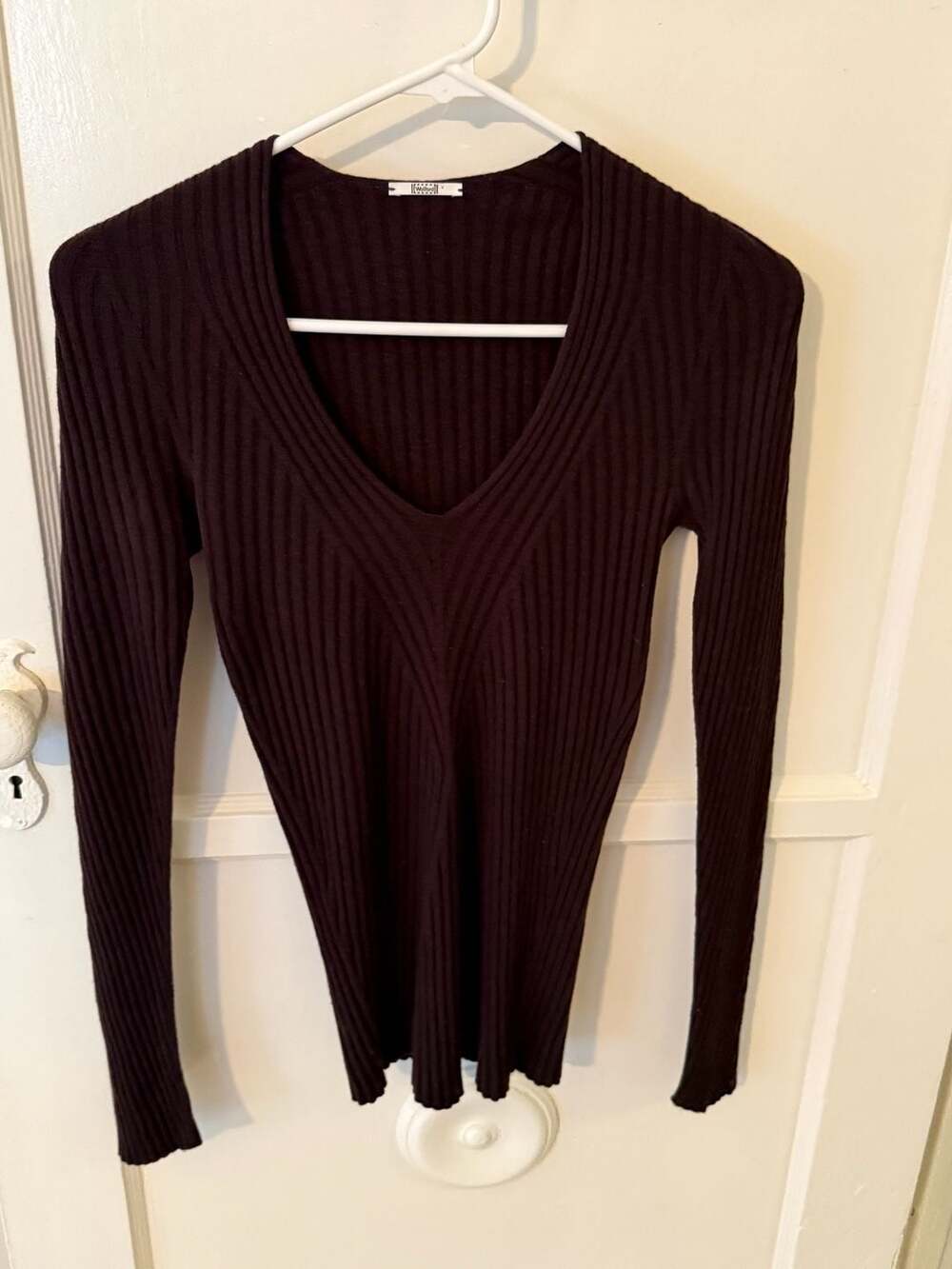 Wolford Ribbed Wool V-Neck Long Sleeve Sweater Size S